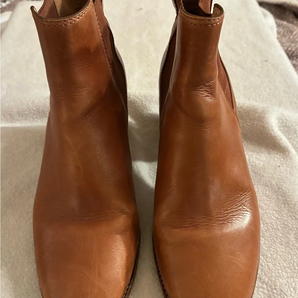 Madewell “The Regan Boot” Leather Chelsea Ankle Pull-On Minimalist Capsule 8.5